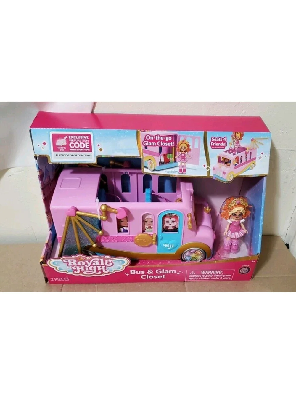 Royale High Glam Bus Playset with Exclusive Doll and Virtual Item Code Collectio